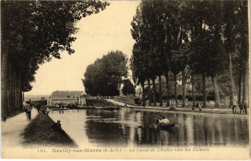Carte postale ancienne Neuilly s Marne Le Canal de Chelles
