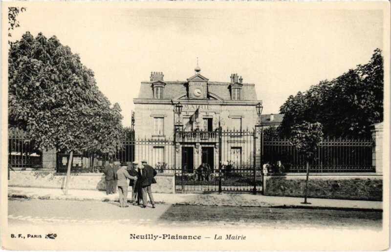Carte postale ancienne Neuilly s Marne La Mairie