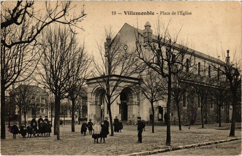 Carte postale ancienne Villemomble Place de l'Eglise à Villemomble