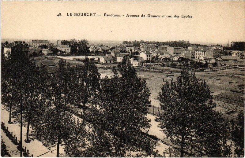 Carte postale ancienne Le Bourget panorama au Bourget