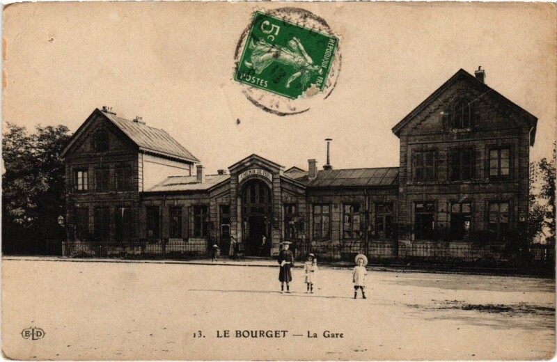 Carte postale ancienne Le Bourget La Gare au Bourget