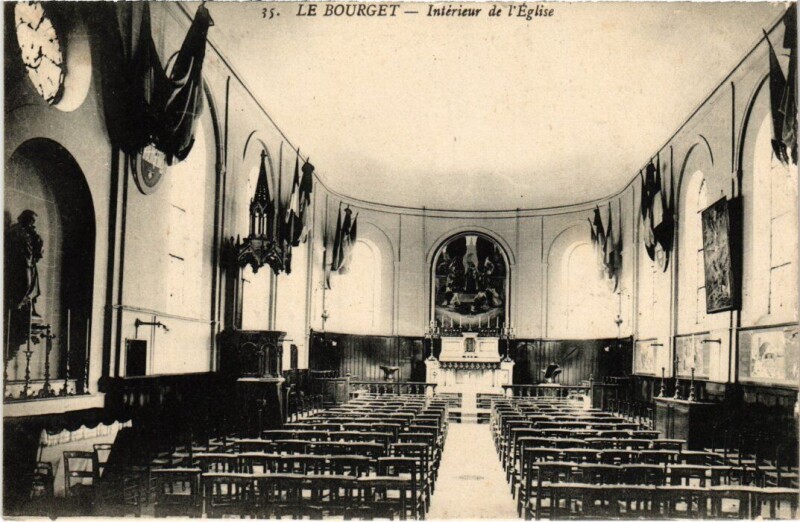Carte postale ancienne Le Bourget Interieur de l'Eglise au Bourget