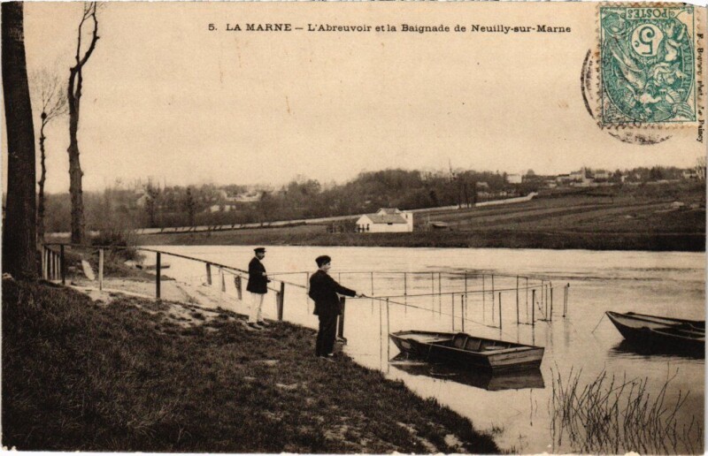 Carte postale ancienne Neuilly s Marne Abreuvoir et la Baignade