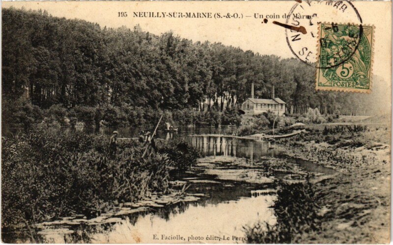 Carte postale ancienne Neuilly s Marne un coin de Marne