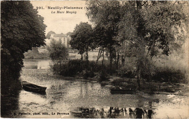 Carte postale ancienne Neuilly s Marne La Mare Magny