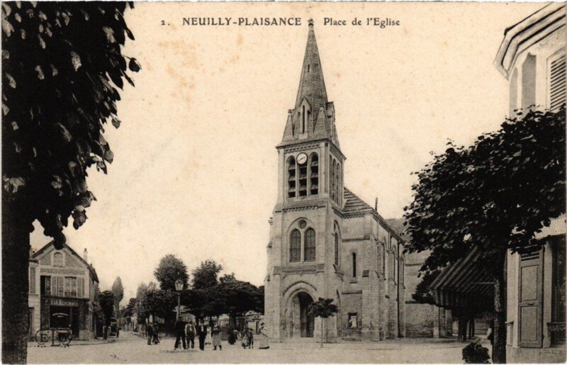 Carte postale ancienne Neuilly s Marne Place de l'Eglise