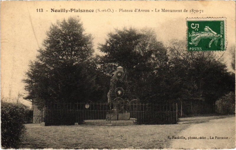 Carte postale ancienne Neuilly Plaisance Plateau d'Avron Le Monument à Neuilly-Plaisance
