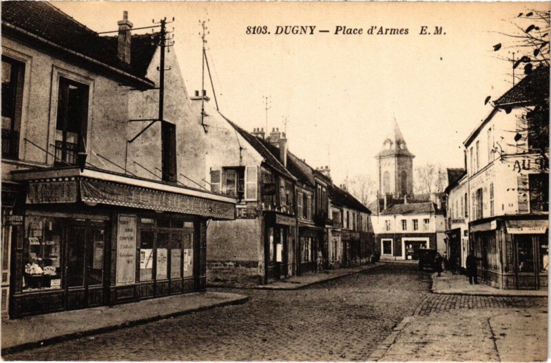 Carte postale ancienne Dugny Place d'Armes à Dugny