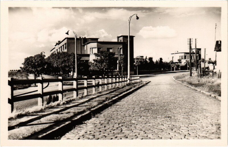 Carte postale ancienne Le Bourget Les nouvelles Ecoles au Bourget