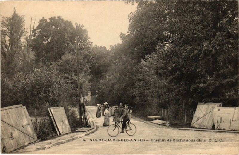 Carte postale ancienne Chemin de Clichy Notre Dame des Anges