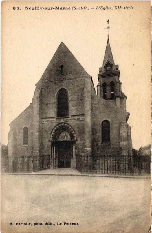 Carte postale ancienne Neuilly s Marne Eglise