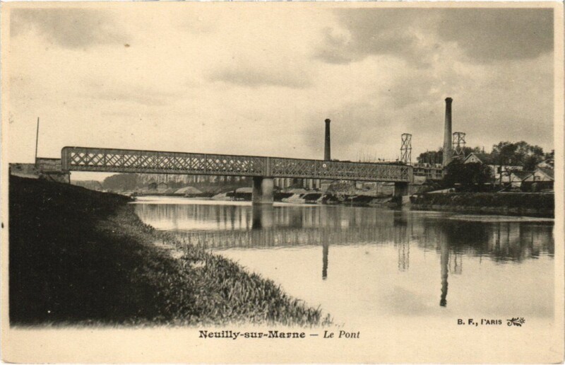 Carte postale ancienne Neuilly s Marne Le Pont
