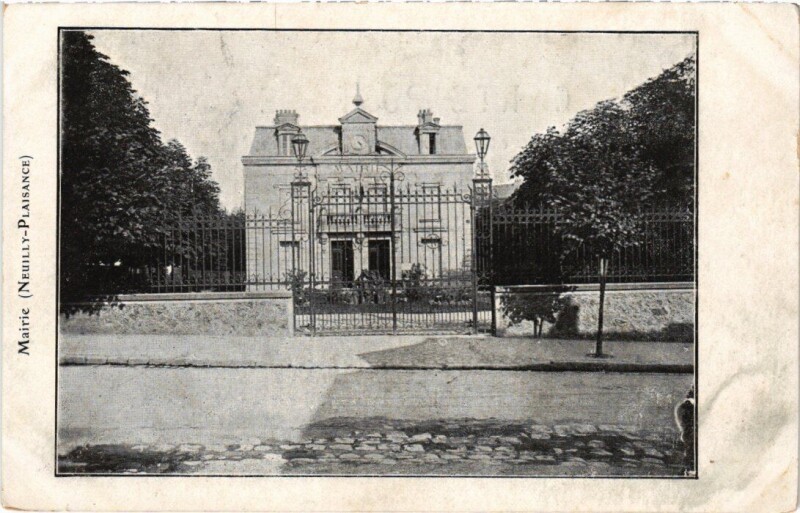 Carte postale ancienne Neuilly Plaisance La Mairie à Neuilly-Plaisance