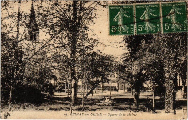 Carte postale ancienne Epinay Square de la Mairie