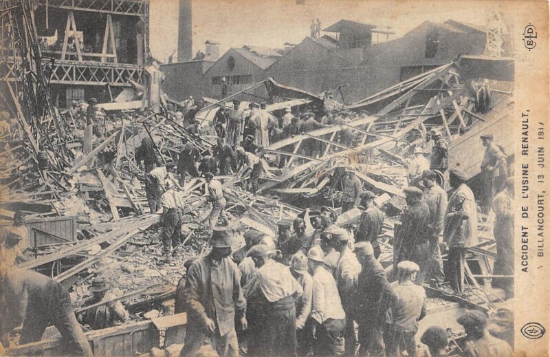 Carte postale ancienne Accident De L'Usine Renault Billancourt