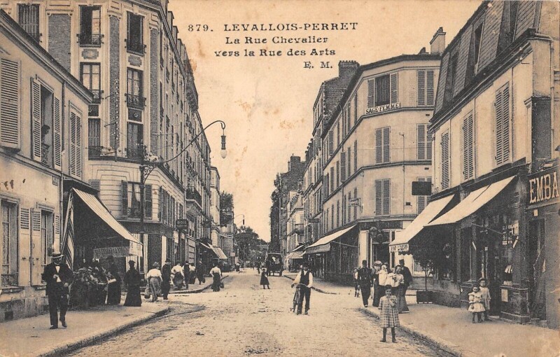 Carte postale ancienne Levallois Perret - La Rue Chevalier Vers La Rue Des Arts à Levallois-Perret