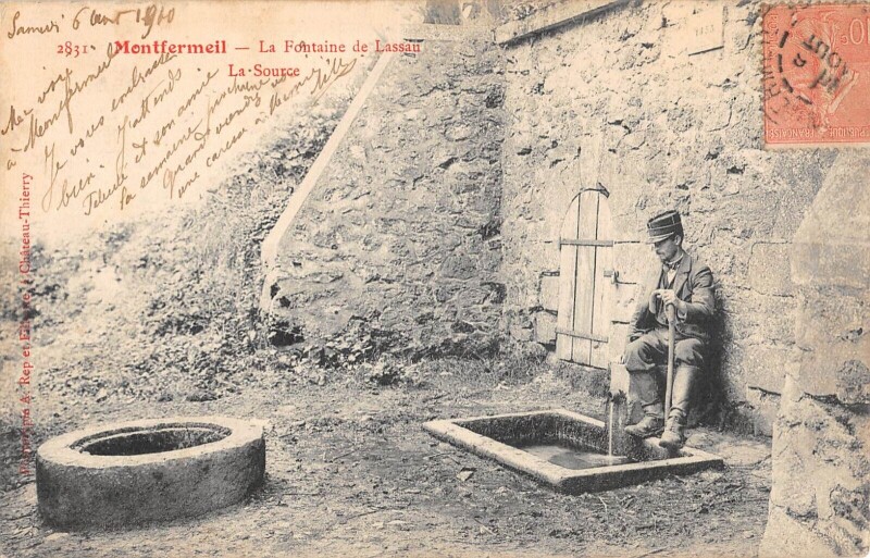 Carte postale ancienne Montfermeil - Fontaine De Lassau - La Source à Montfermeil