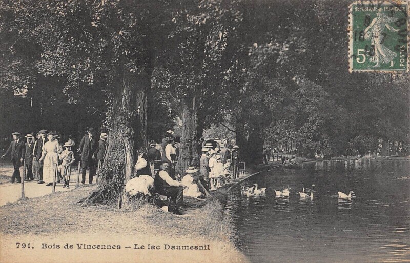 Carte postale ancienne Bois De Vincennes - Le Lac Daumesnil à Vincennes