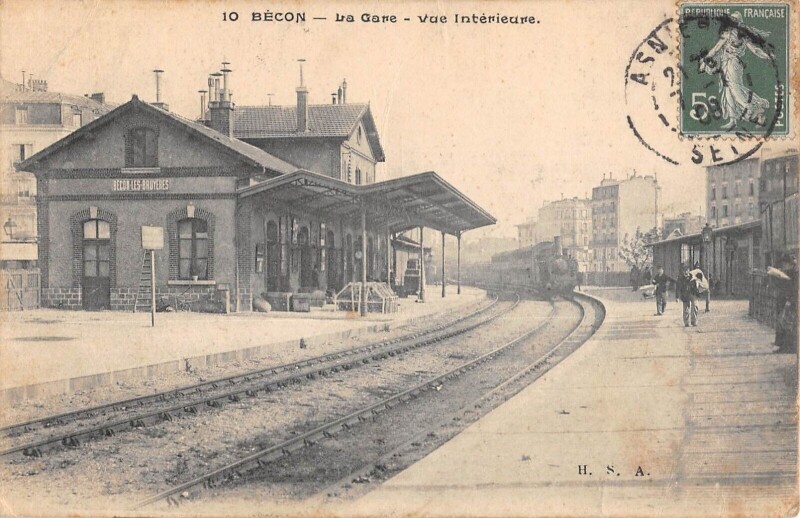 Carte postale ancienne Becon Les Bruyeres / La Gare / Train