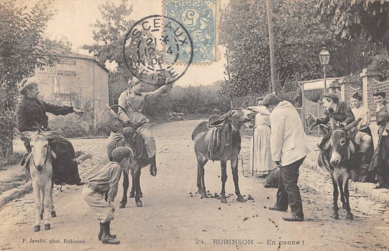 Carte postale ancienne Robinson   En Panne