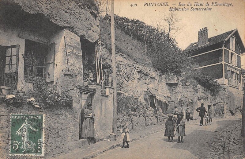 Carte postale ancienne Pontoise - Rue Du Haut De L'Ermitage - Habitations Souterraines à Pontoise