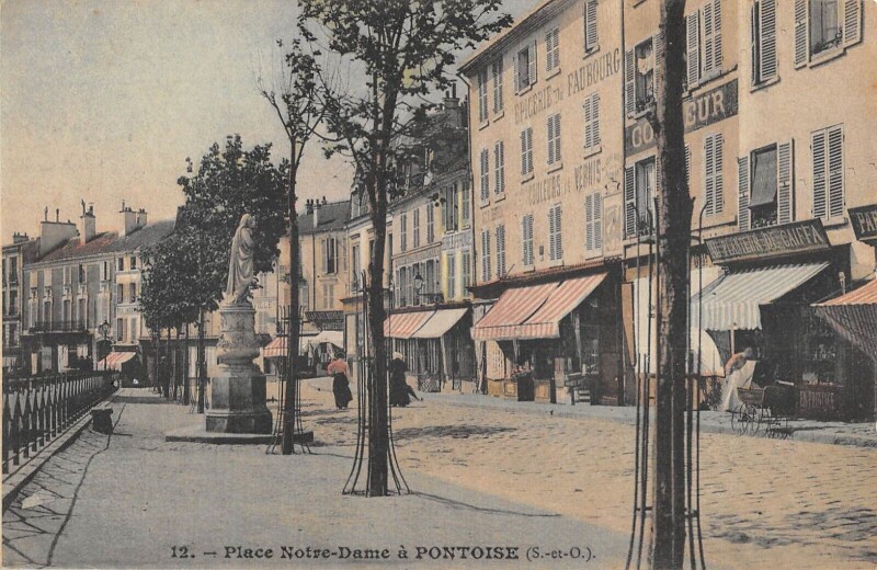 Carte postale ancienne Place Notre Dame A Pontoise à Pontoise