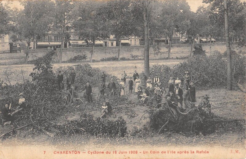 Carte postale ancienne Charenton - Un Coin De L'Ile Apres La Rafale