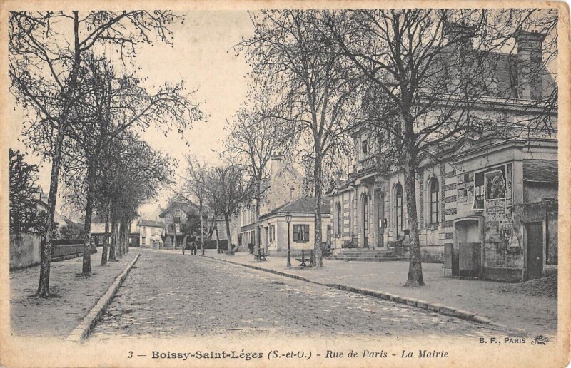 Carte postale ancienne Boissy Saint Leger - Rue De Paris - Mairie