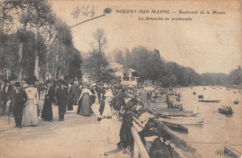 Carte postale ancienne Nogent Sur Marne - Boulevard De La Marne - Le Dimanche En Promenade à Nogent-sur-Marne