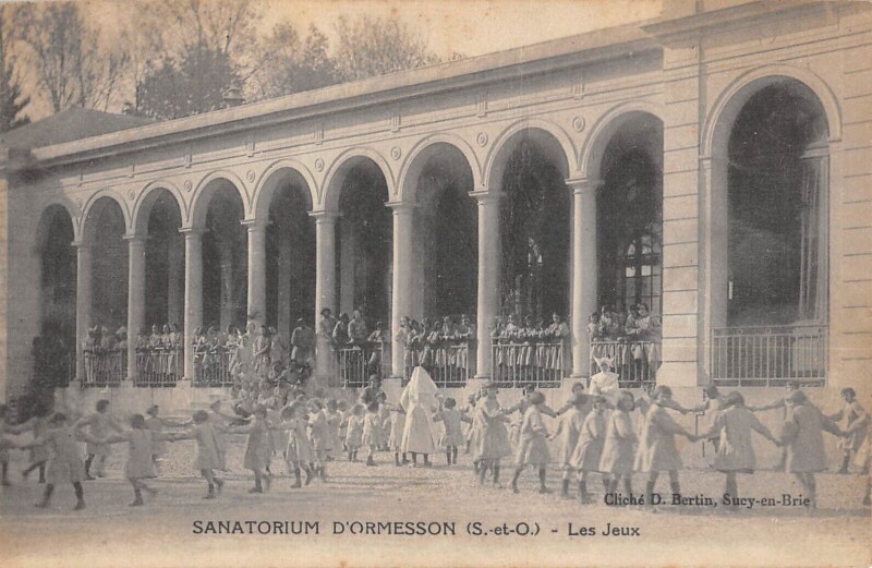 Carte postale ancienne Sanatorium D'Ormesson - Les Jeux