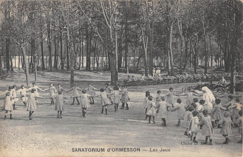 Carte postale ancienne Sanatorium D'Ormesson - Les Jeux