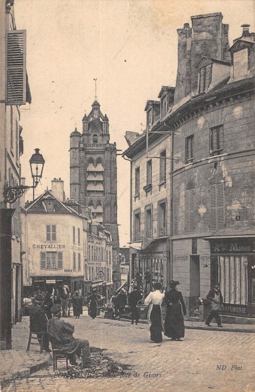 Carte postale ancienne Pontoise - Rue De Gisors à Pontoise