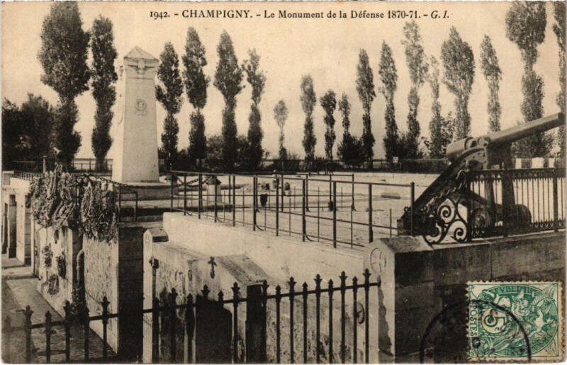 Carte postale ancienne Champigny-sur-Marne Le Monument de la Defense à Champigny-sur-Marne