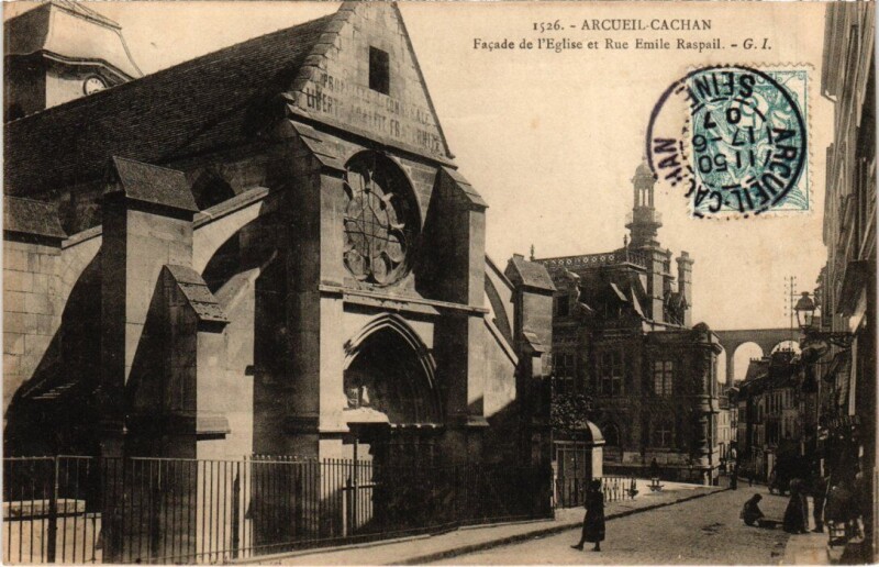 Carte postale ancienne Arcueil Cachan - Facade de l'Eglise - Rue Emile Raspail à Arcueil