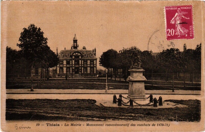 Carte postale ancienne Thiais La Mairie - Monument à Thiais