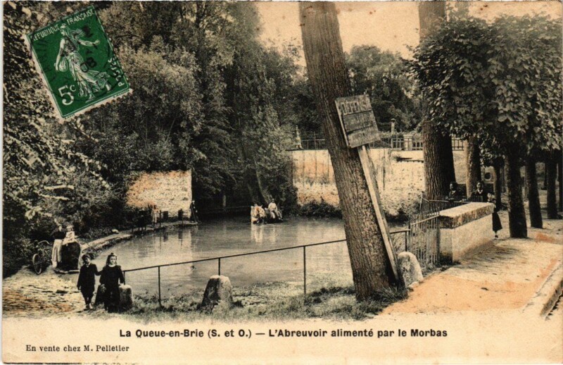 Carte postale ancienne La Queue-en-Brie Abreuvoir Alimente par le Morbas à La Queue-en-Brie