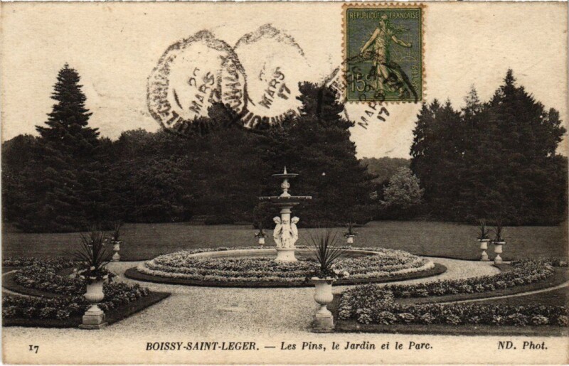Carte postale ancienne Boissy-Saint-Leger Les Pins - Le Jardin et le Parc