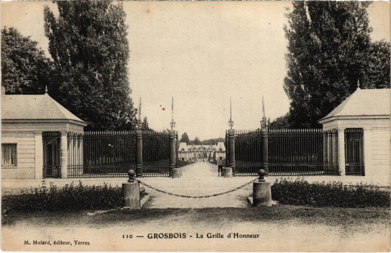 Carte postale ancienne Villecresnes Chateau de Grosbois - La Grille d'Honneur à Villecresnes