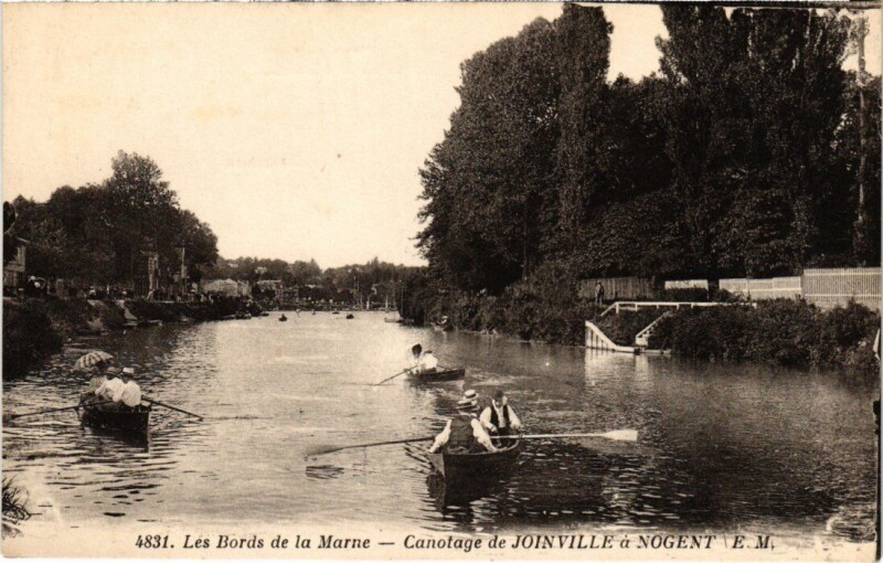 Carte postale ancienne Canotage de Joinville a Nogent