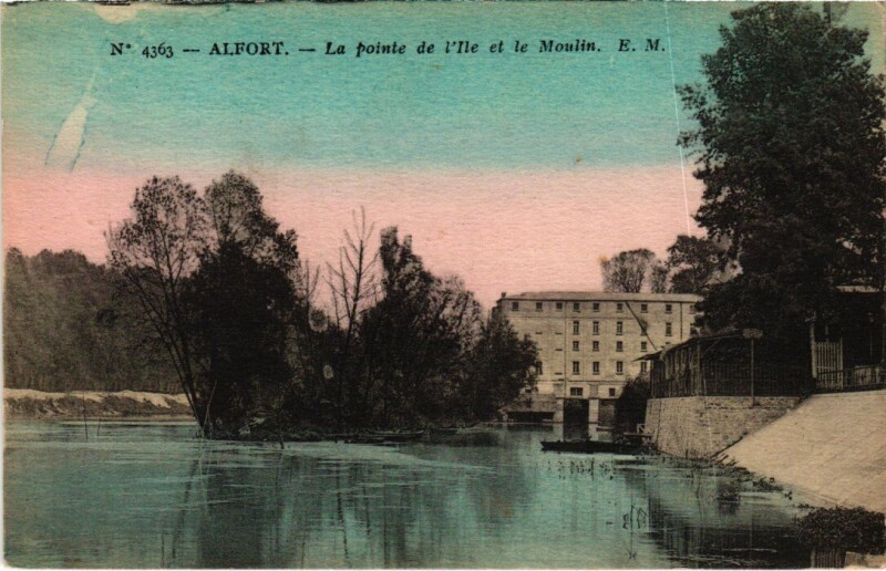 Carte postale ancienne Maisons-Alfort La Pointe de l'Ile et le Moulin à Maisons-Alfort