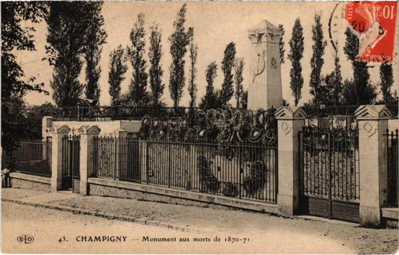 Carte postale ancienne Champigny-sur-Marne Monument aux Morts à Champigny-sur-Marne