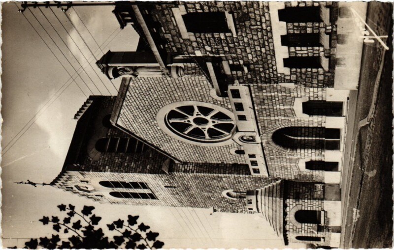 Carte postale ancienne Cachan L'Eglise Sainte-Germaine à Cachan