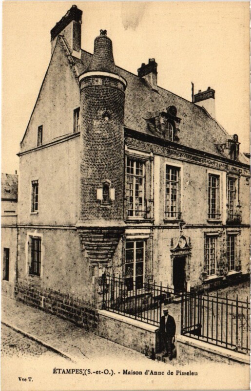Carte Postale Ancienne - Etampes (91) Maison De Diane De Poitiers, Musée Caisse D'Epargne