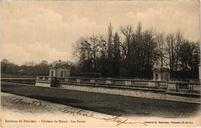 Carte postale ancienne Dourdan Chateau du Marais Les Fosses à Dourdan