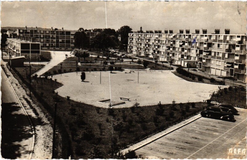 Carte postale ancienne Ste Genevieve des Bois Parc Pierre