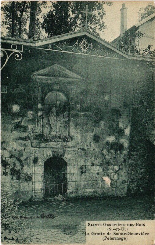 Carte postale ancienne Ste Genevieve des Bois La Grotte