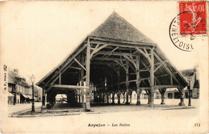 Carte postale ancienne Arpajon Les Halles à Arpajon