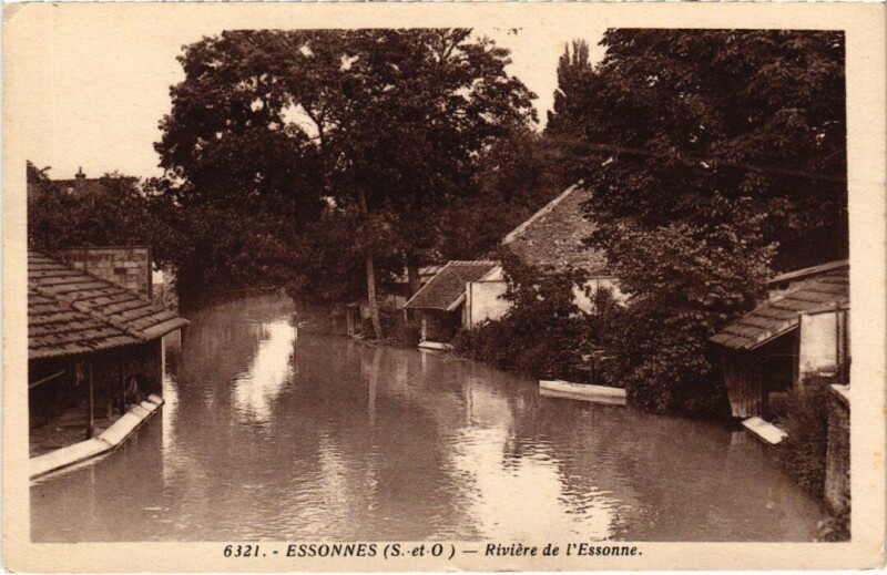 Carte postale ancienne Corbeil Essonnes Riviere de l'Essonne à Corbeil-Essonnes