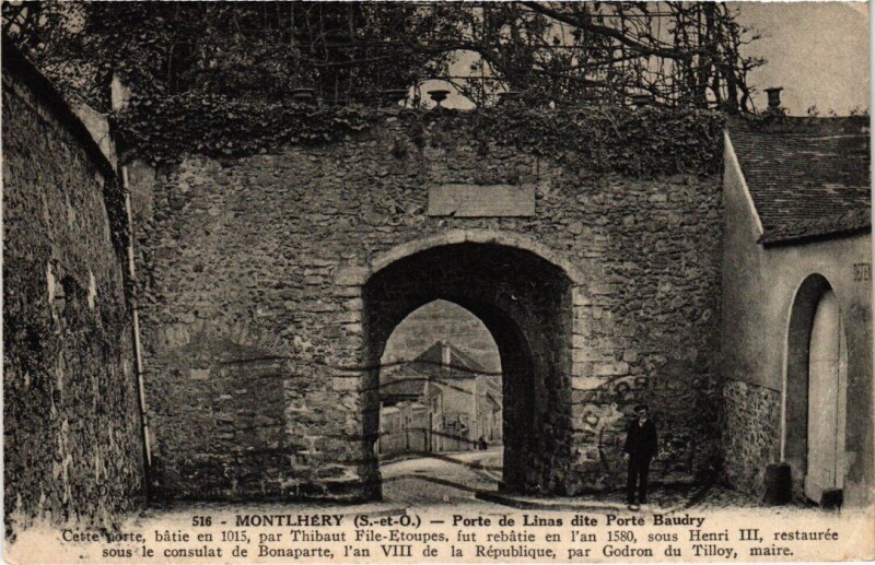 Carte postale ancienne Montlhery Porte de Linas à Linas