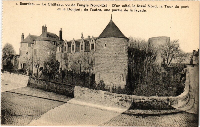 Carte postale ancienne Dourdan Le Chateau à Dourdan
